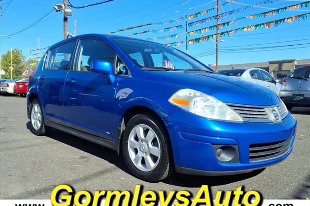 2009 Nissan Versa photo 1