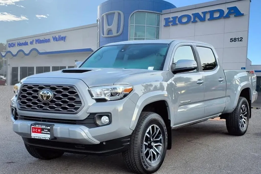 2020 Toyota Tacoma TRD Sport V6 photo 1