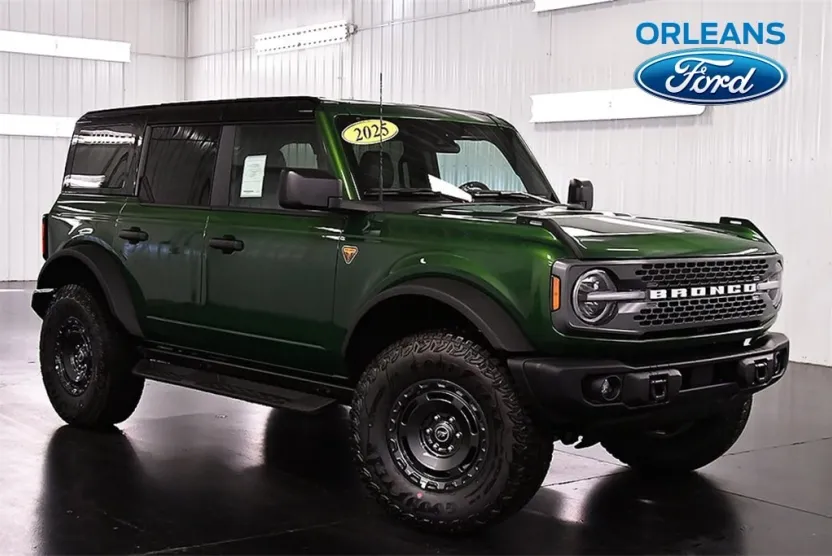 2025 Ford Bronco Badlands photo 1