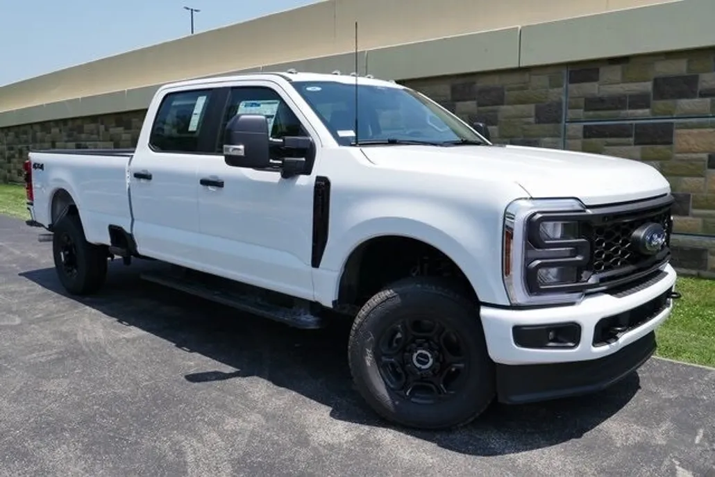 2025 Ford F-350 XL photo 1