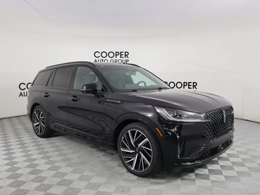 2025 Lincoln Aviator Black Label photo 1