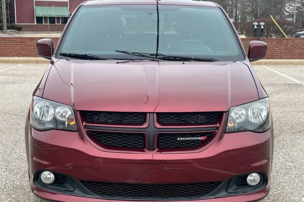 2017 Dodge Grand Caravan GT photo 1