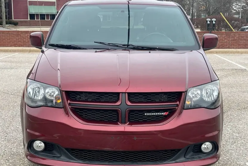 2017 Dodge Grand Caravan GT photo 1