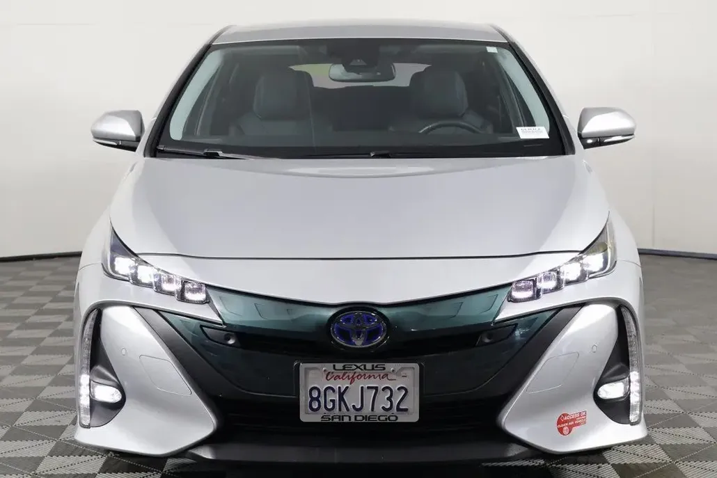 2018 Toyota Prius Prime Advanced photo 1