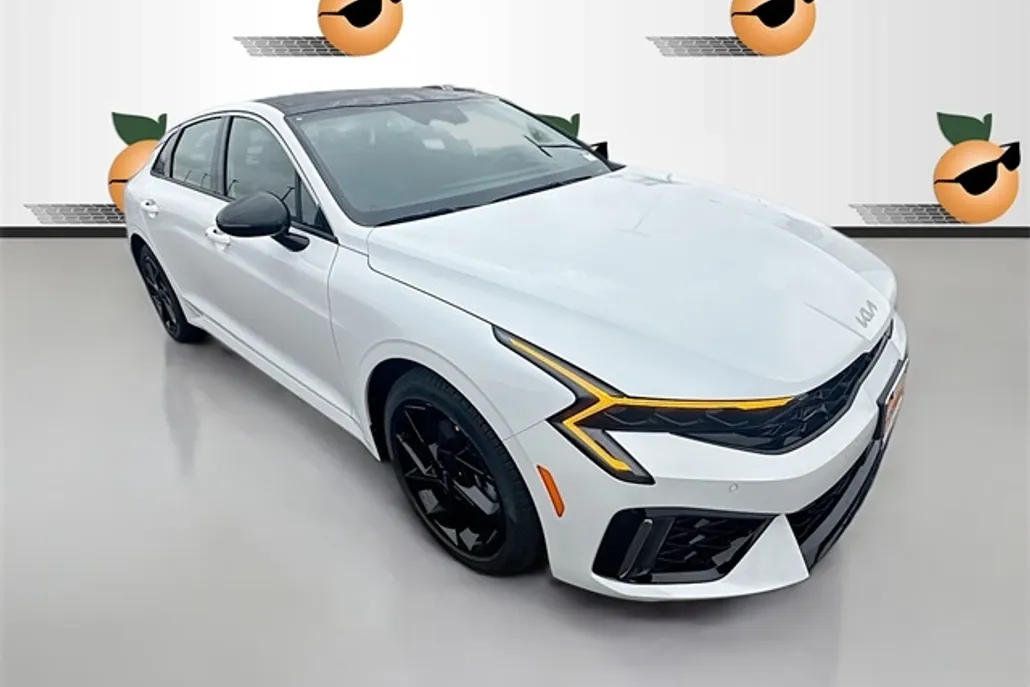 2026 Kia K5 GT-Line photo 1