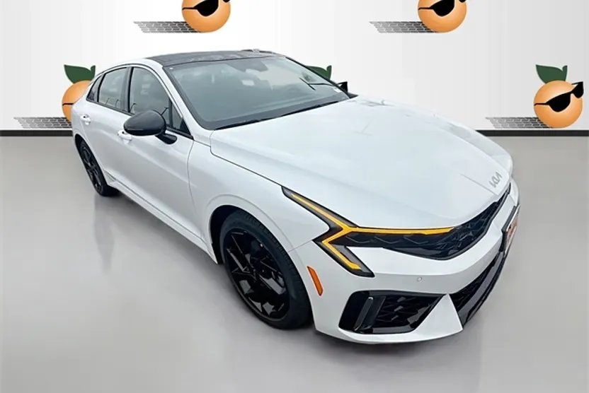 2026 Kia K5 GT-Line photo 1