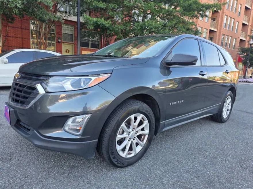 2018 Chevrolet Equinox LS photo 1