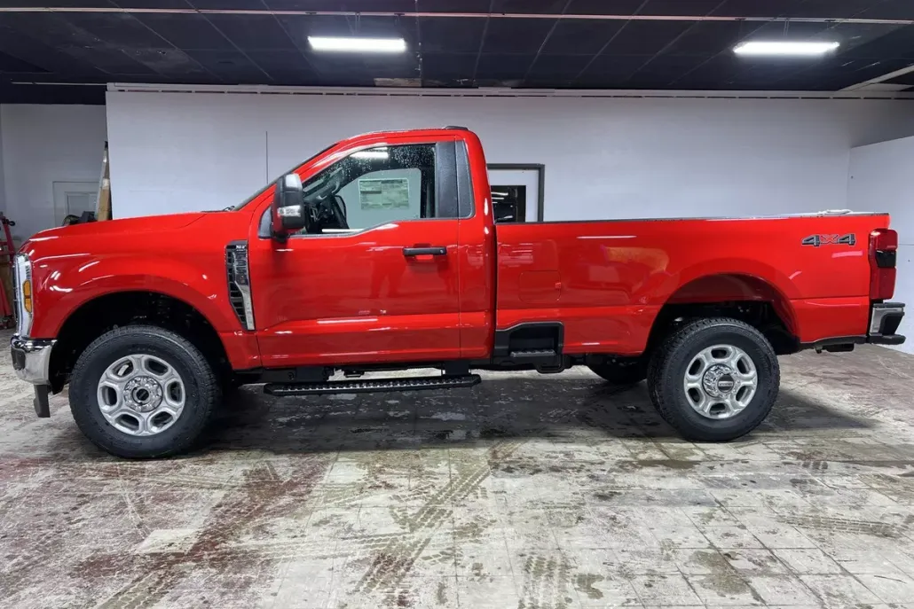 2025 Ford F-350 photo 1