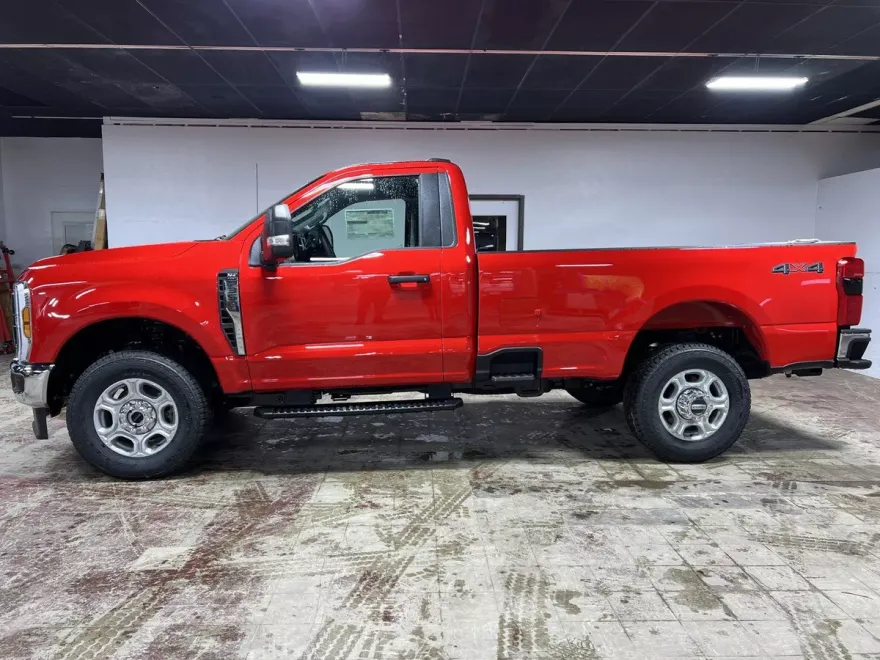 2025 Ford F-350 photo 1
