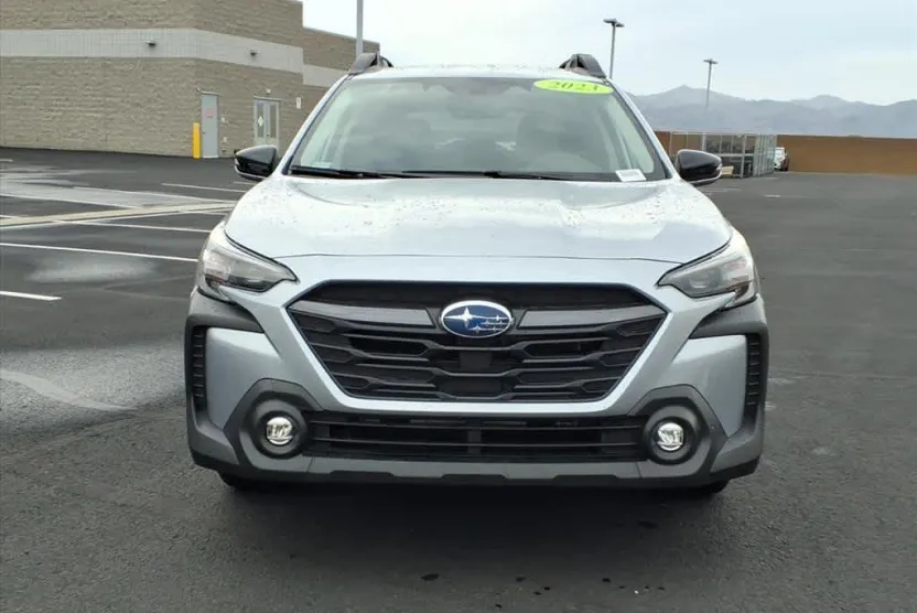 2023 Subaru Outback Premium photo 1