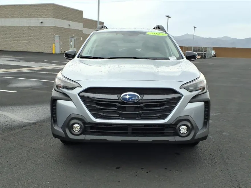 2023 Subaru Outback Premium photo 1