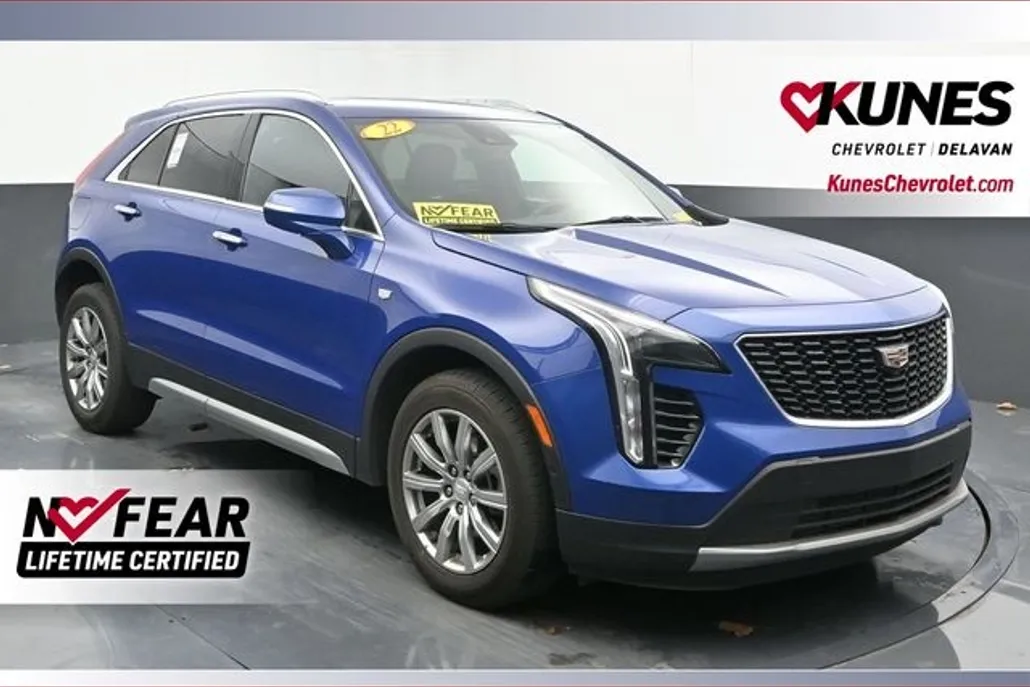 2022 Cadillac XT4 Premium Luxury photo 1