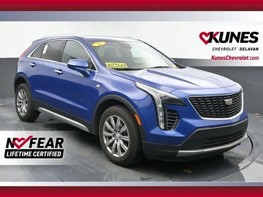 2022 Cadillac XT4 Premium Luxury photo 1