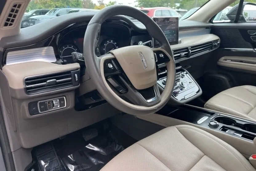 2022 Lincoln Corsair Standard photo 1