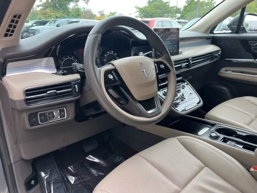 2022 Lincoln Corsair Standard photo 1