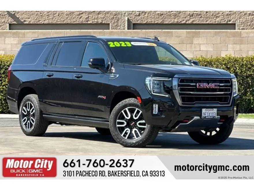 2023 Gmc Yukon XL AT4 photo 1