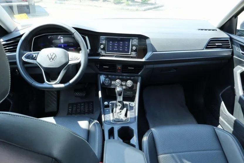2024 Volkswagen Jetta 1.5T SE photo 1