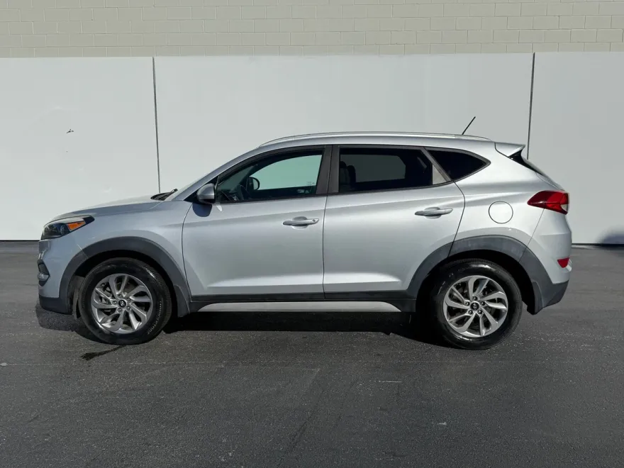 2017 Hyundai Tucson SE photo 1