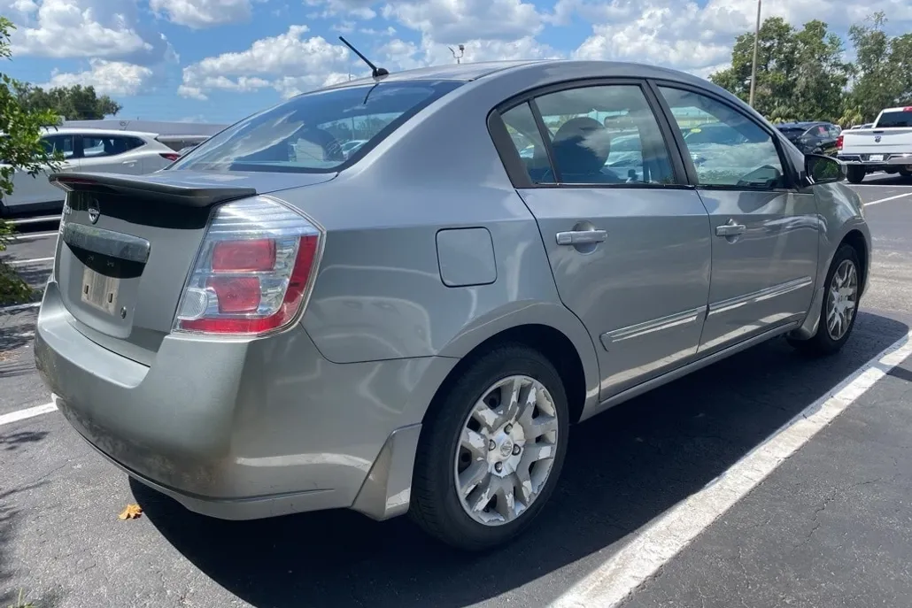 2012 Nissan Sentra 2.0 S photo 1