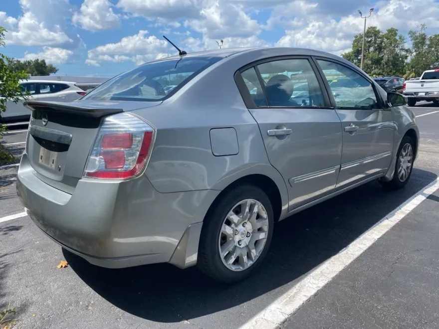 2012 Nissan Sentra 2.0 S photo 1