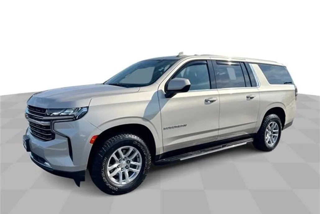 2021 Chevrolet Suburban LT photo 1