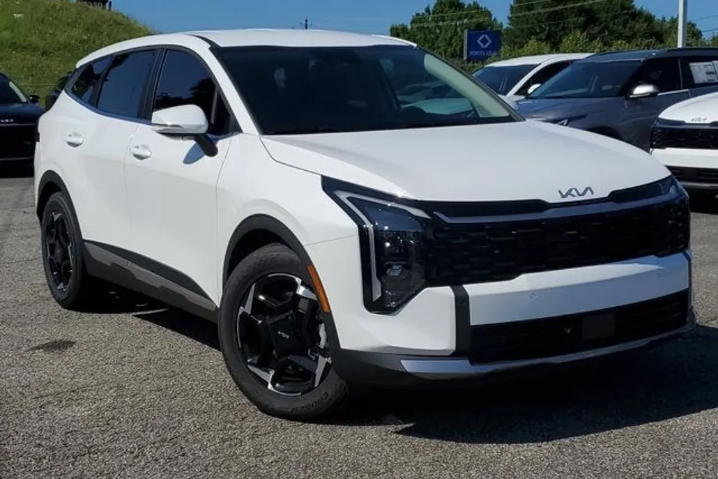 2026 Kia Sportage EX photo 1