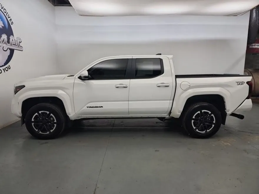 2024 Toyota Tacoma 4x4 Double Cab photo 1
