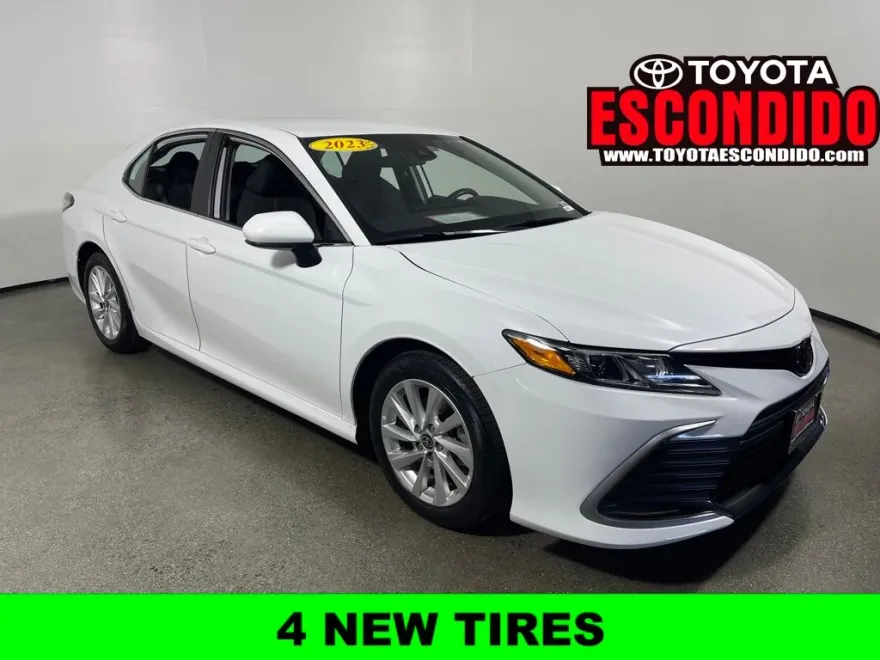 2023 Toyota Camry LE photo 1
