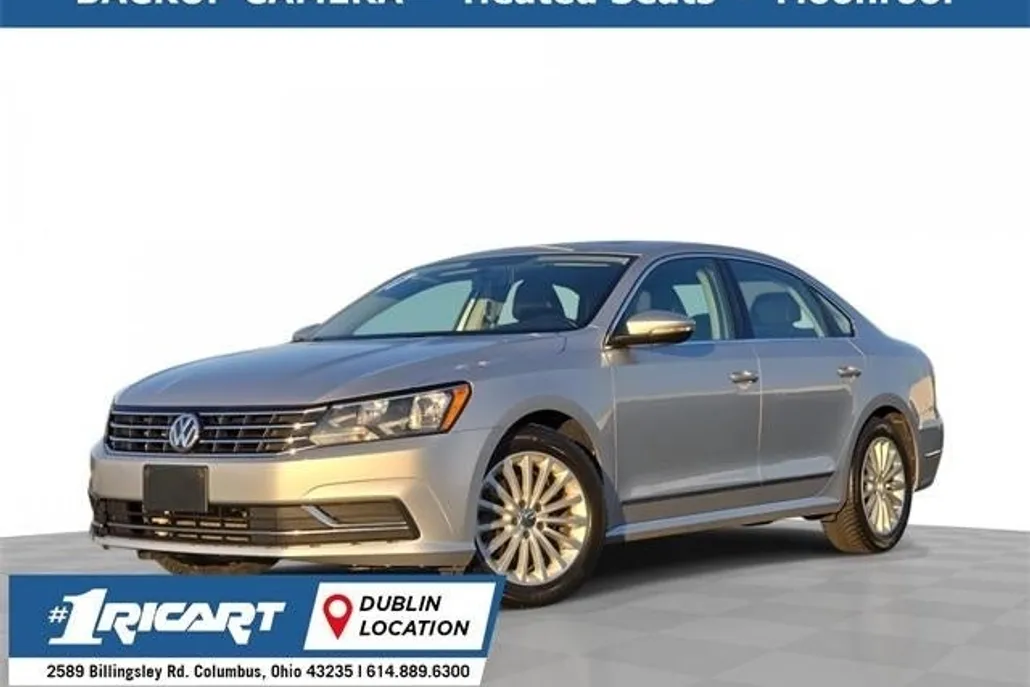 2017 Volkswagen Passat SE photo 1