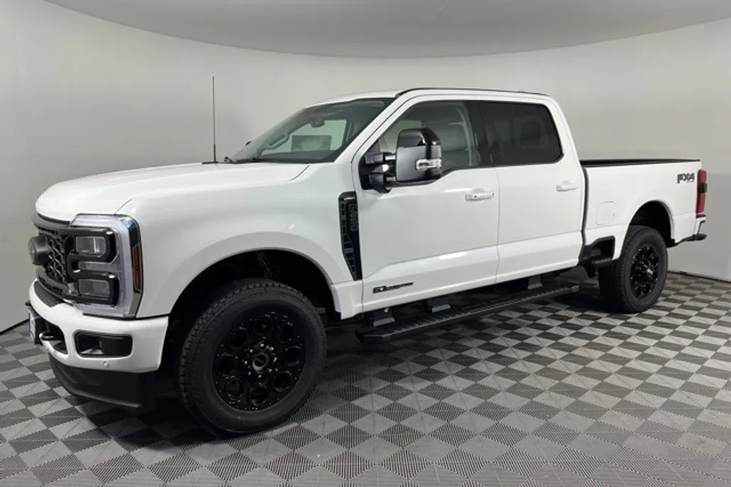 2025 Ford F-250 Lariat photo 1
