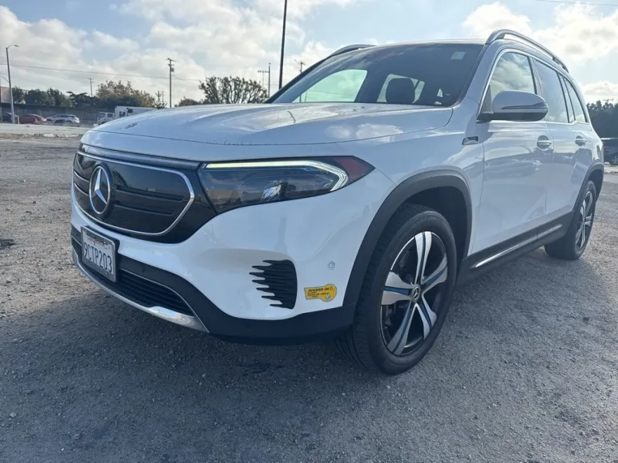 2022 Mercedes Benz EQB 300 4MATIC photo 1