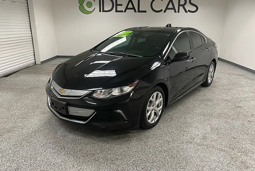 2018 Chevrolet Volt Premier photo 1