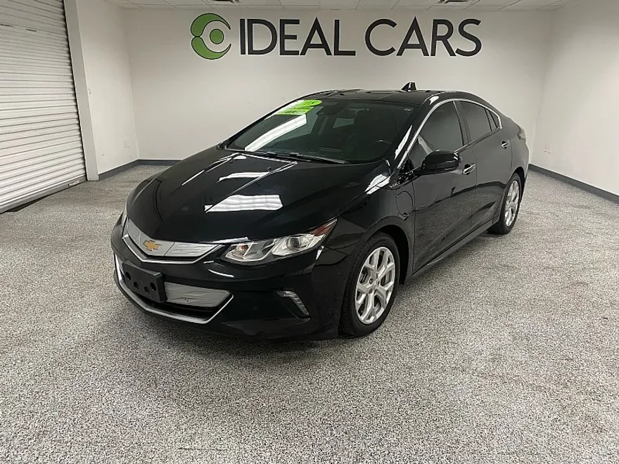 2018 Chevrolet Volt Premier photo 1