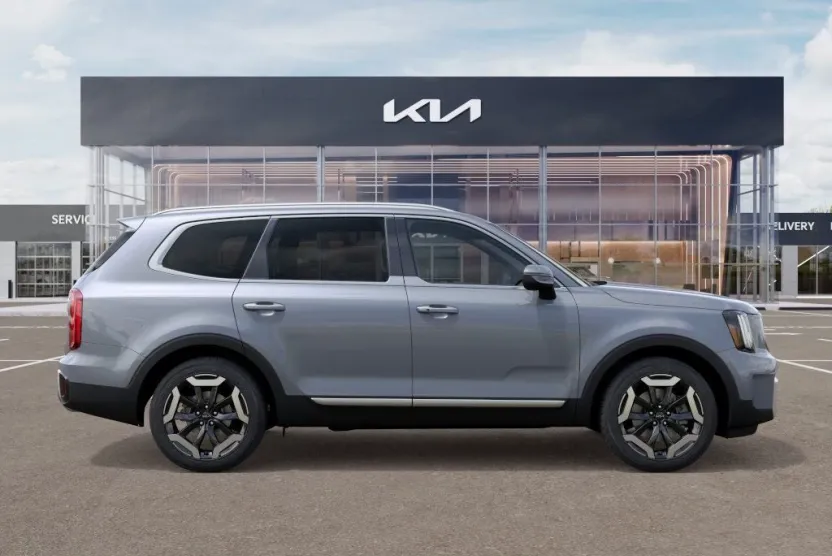 2025 Kia Telluride S photo 1