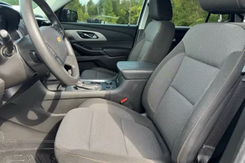 2021 Chevrolet Traverse LS photo 3