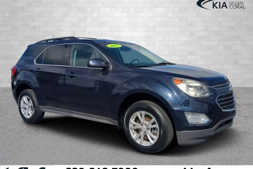 2017 Chevrolet Equinox LT photo 1