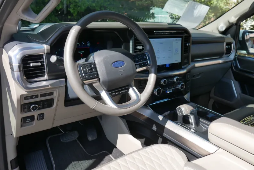 2024 Ford F-150 Platinum photo 1