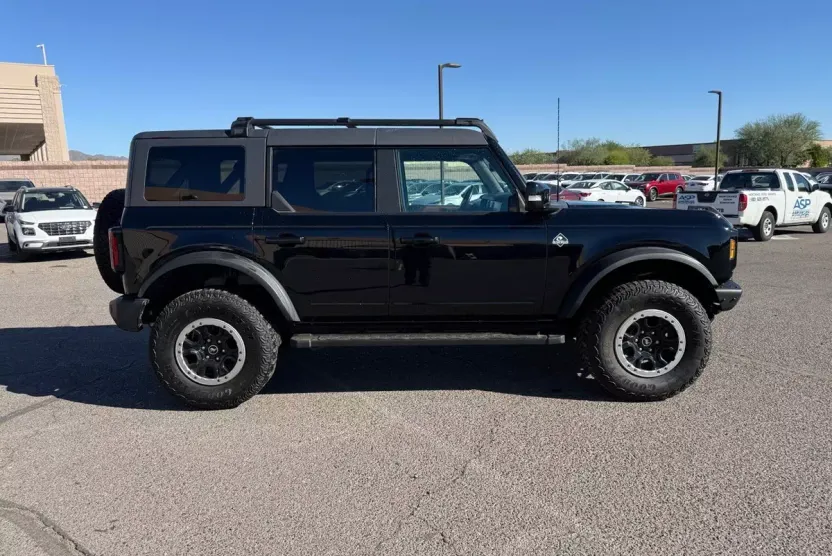 2022 Ford Bronco Outer Banks photo 1