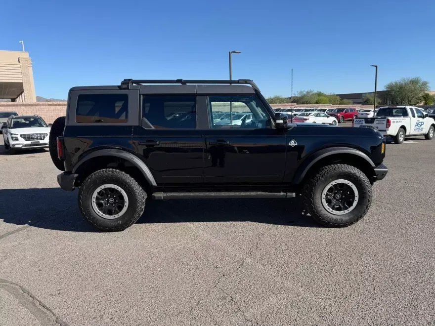2022 Ford Bronco Outer Banks photo 1