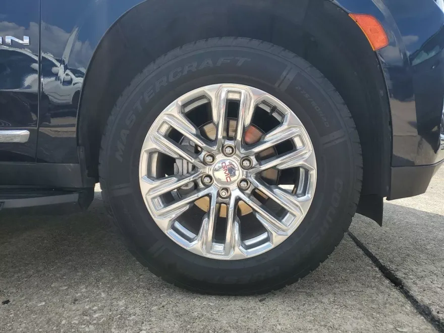 2022 Gmc Yukon SLT photo 1