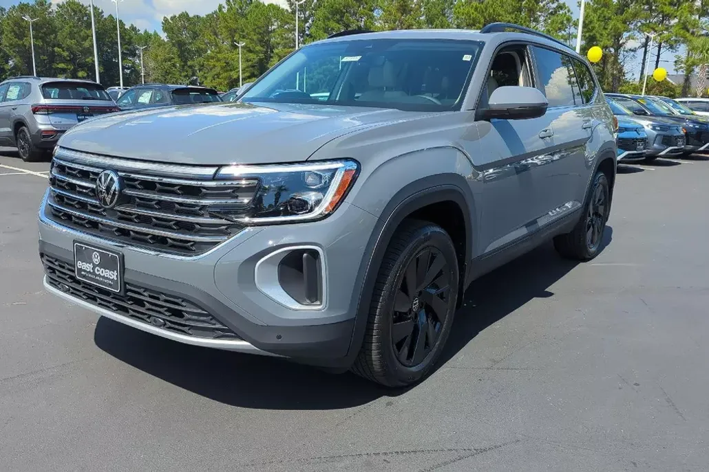 2026 Volkswagen Atlas SE Technology photo 1