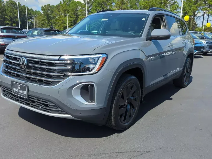 2026 Volkswagen Atlas SE Technology photo 1
