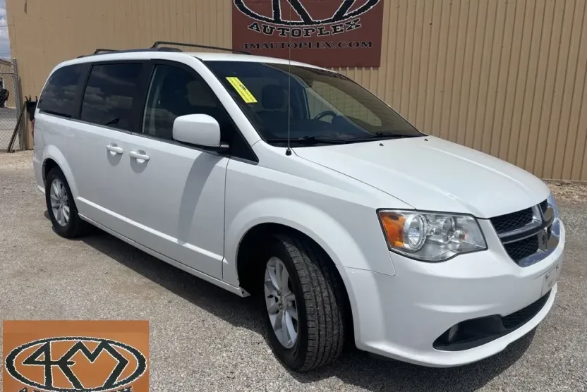 2019 Dodge Grand Caravan SXT photo 1