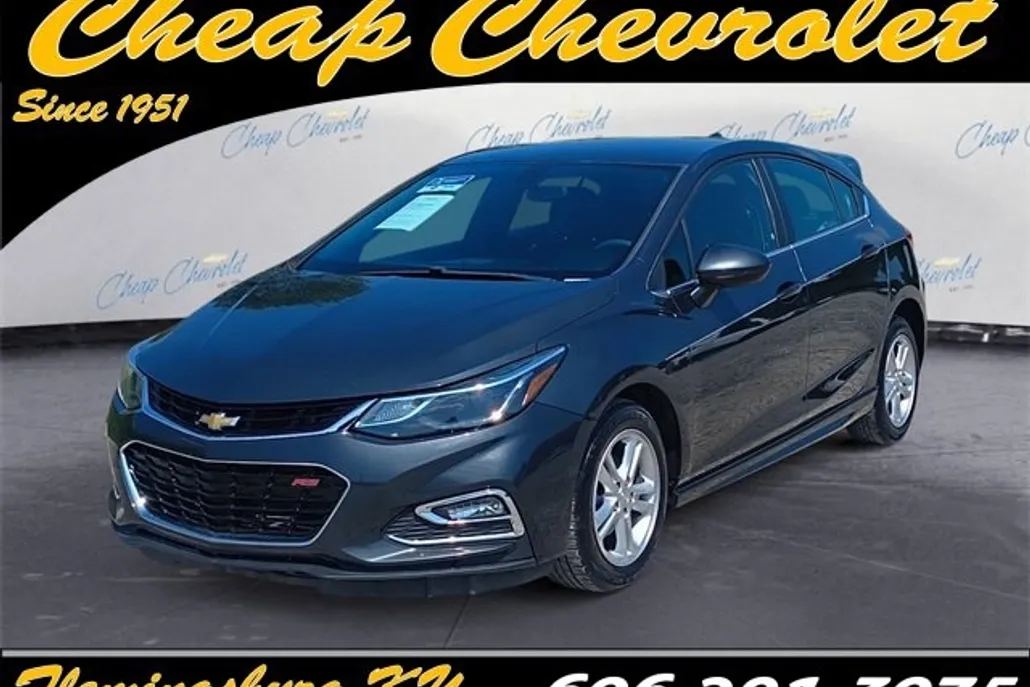 2018 Chevrolet Cruze LT photo 1