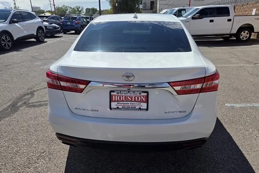 2015 Toyota Avalon Limited photo 1