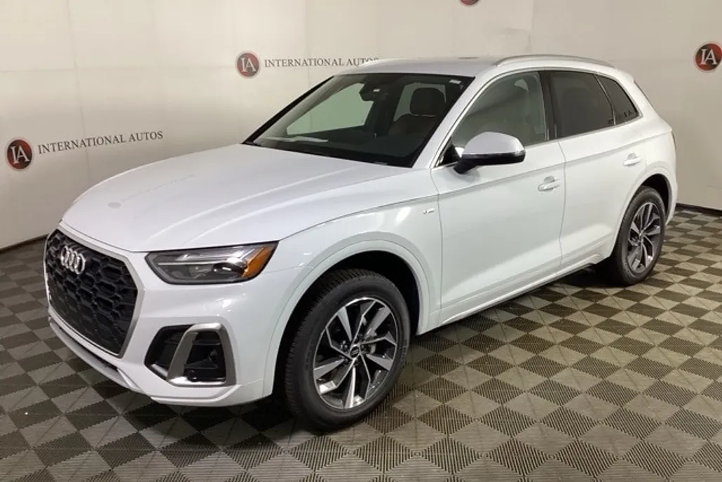 2024 Audi Q5 45 S line Premium photo 1