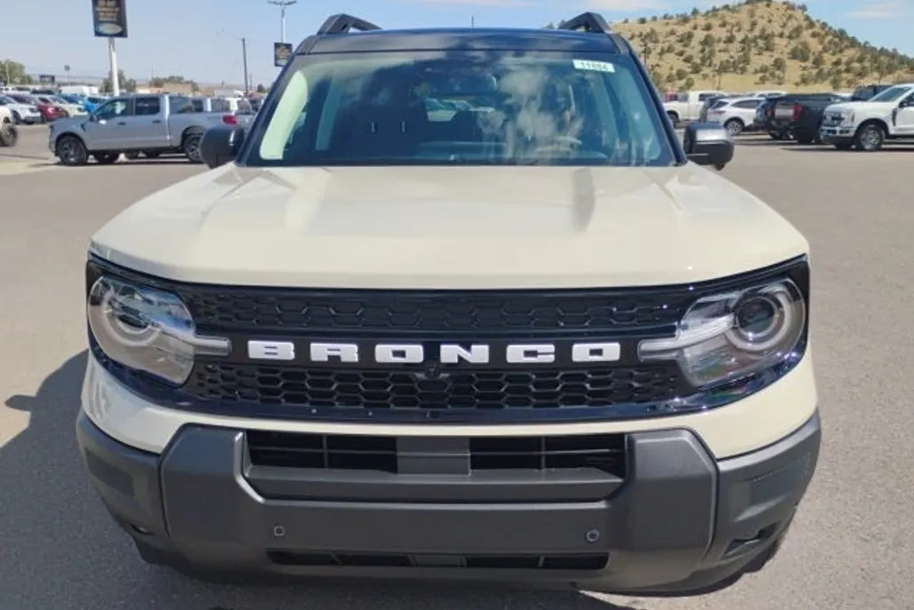 2025 Ford Bronco Sport Outer Banks photo 1
