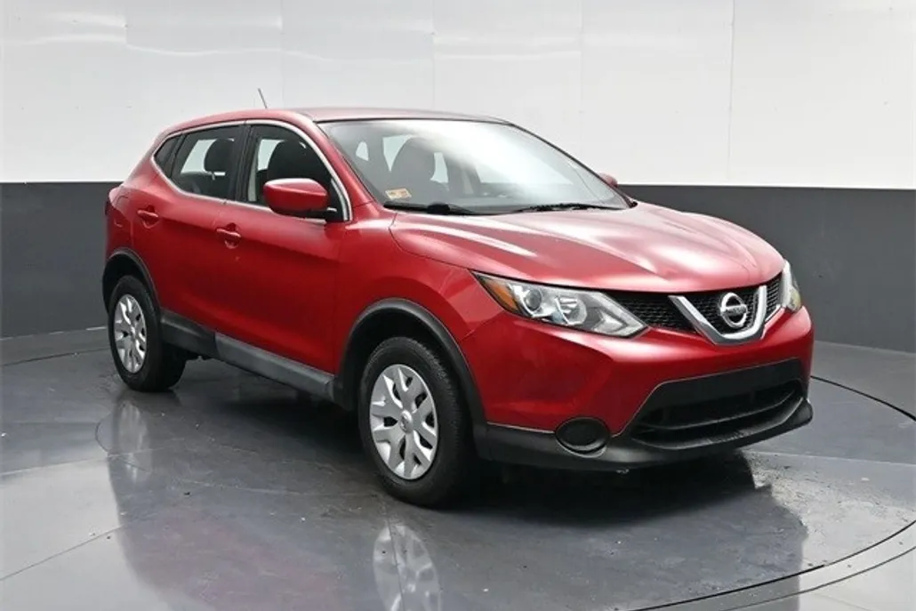 2017 Nissan Rogue Sport S photo 1