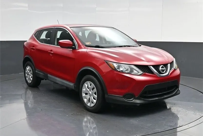 2017 Nissan Rogue Sport S photo 1