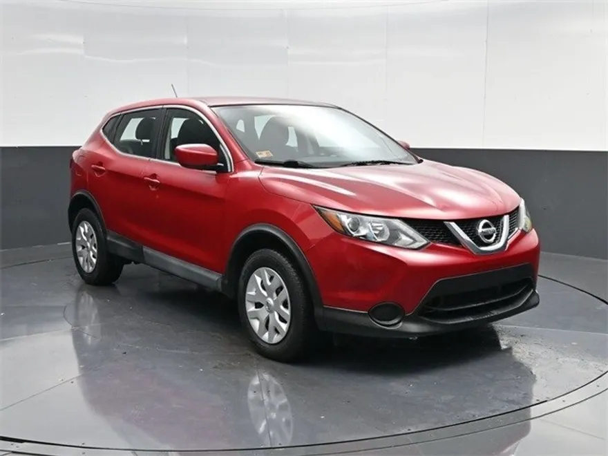 2017 Nissan Rogue Sport S photo 1